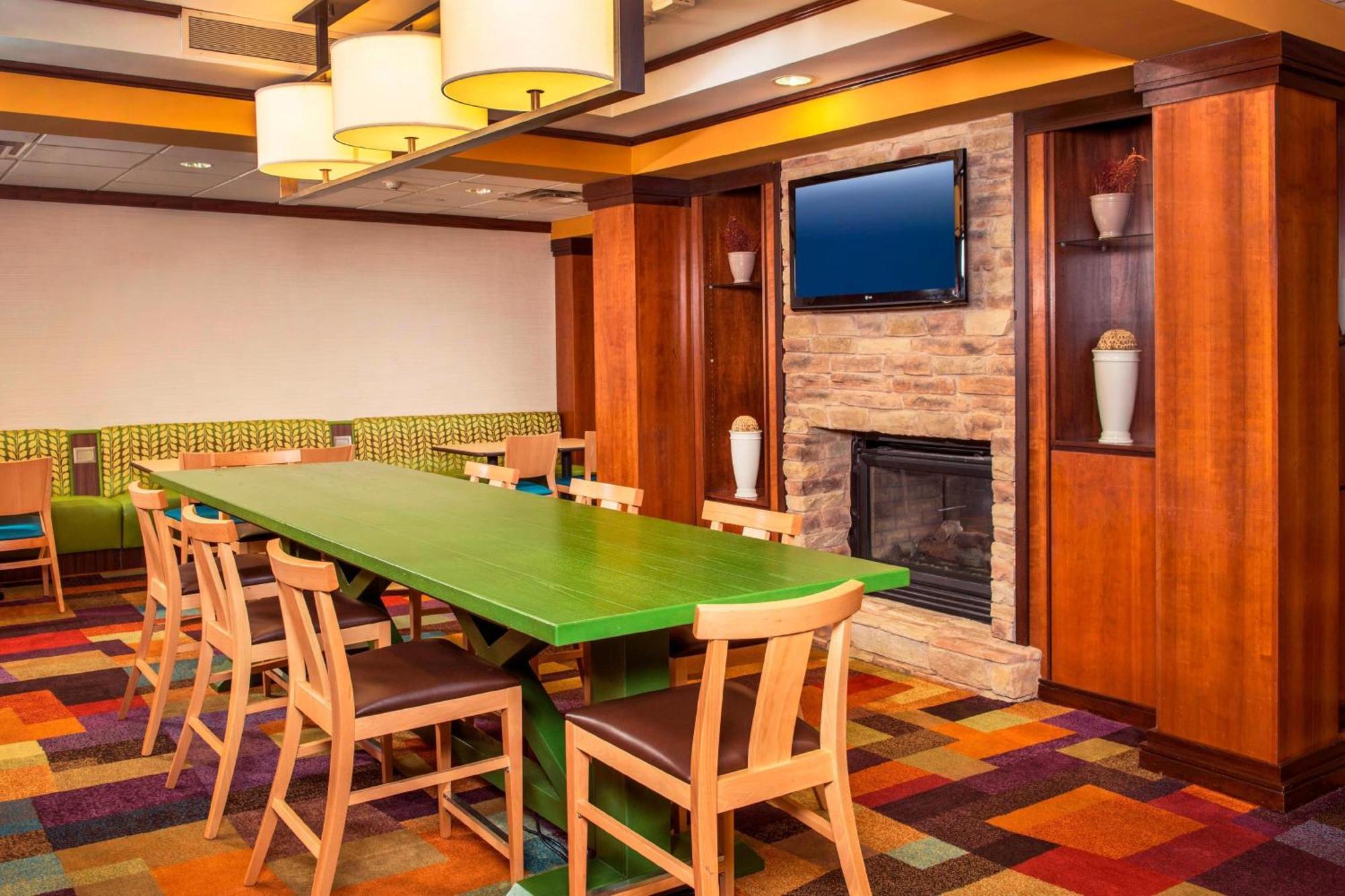 Fairfield Inn & Suites By Marriott Williamsburg Restaurante foto